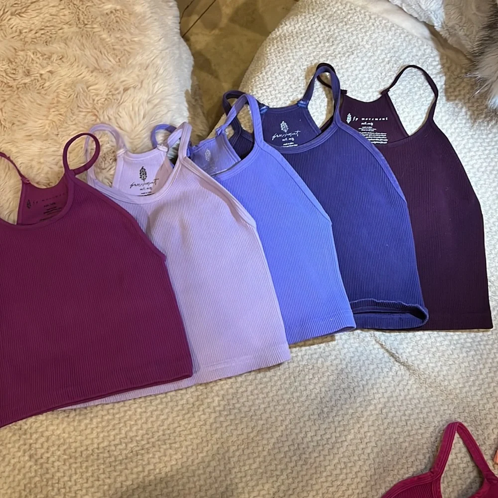 COPY - 🌺Free people happiness run crop top - Picture 13 of 17